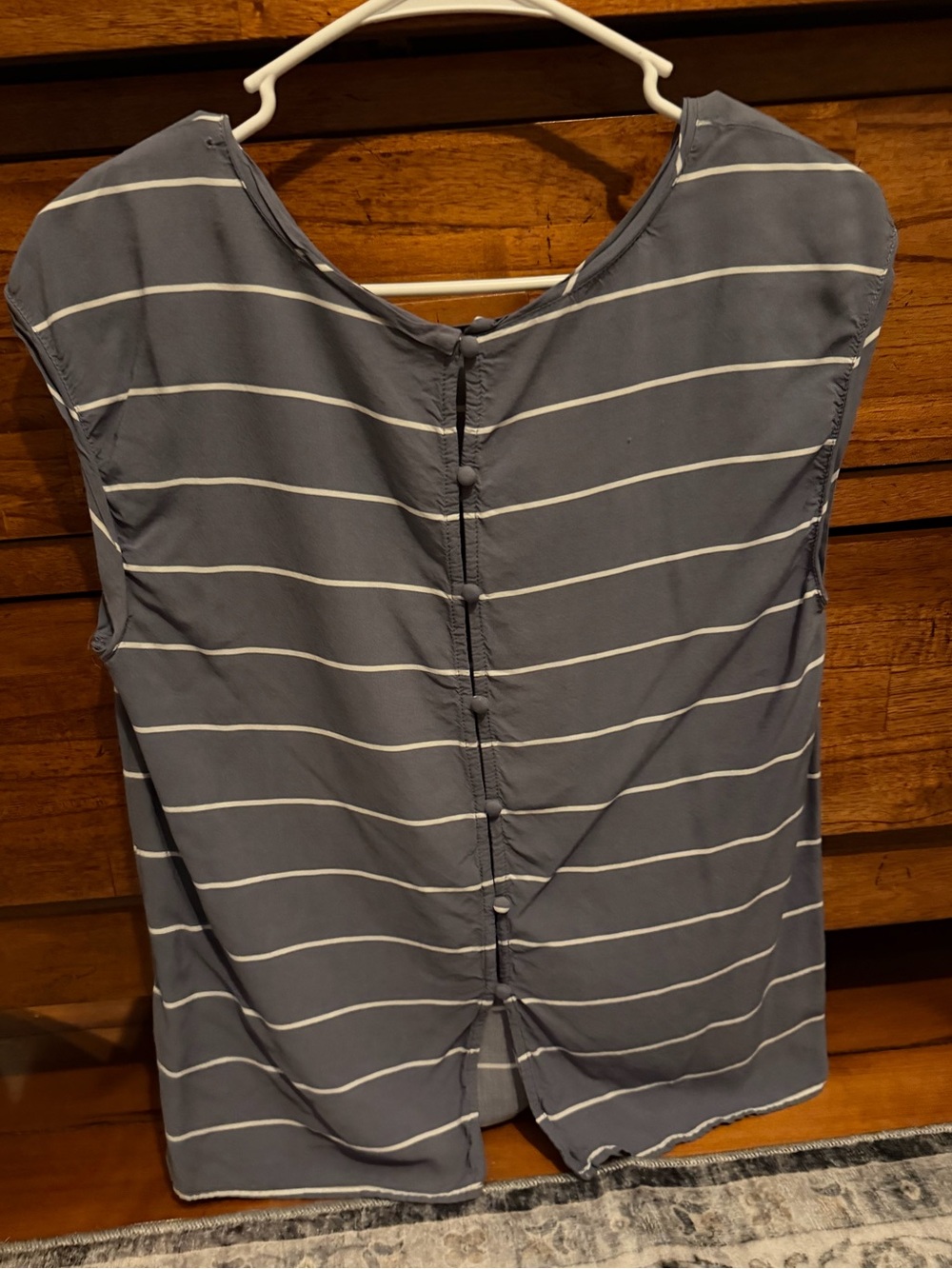 4/$20 💫 Abercrombie & Fitch Blue Striped Button Back Top Size M